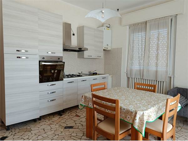 Appartamento tre camere - zona Vecchia Fiera (RN)